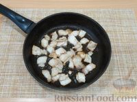 Фото приготовления рецепта: Картофель по-селянски, с беконом, грибами и овощами - шаг №3