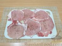 Фото приготовления рецепта: Свиные рулетики с морковно-луковой начинкой - шаг №11