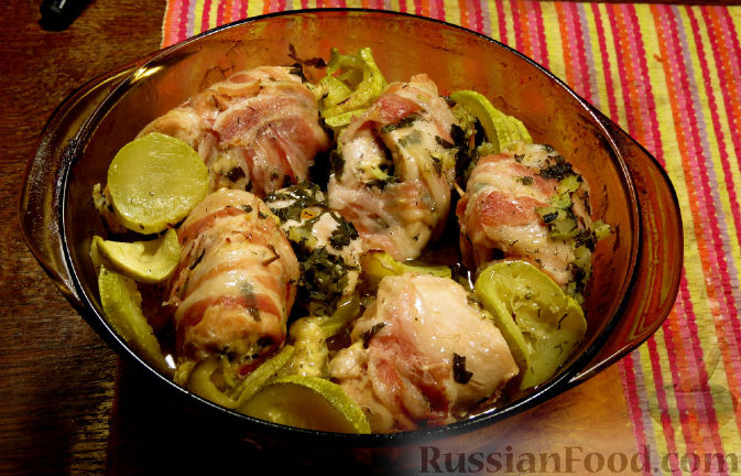 Куриная грудка с сыром в беконе вкусный рецепт с фото пошагово и видео - zelgrumer.ru