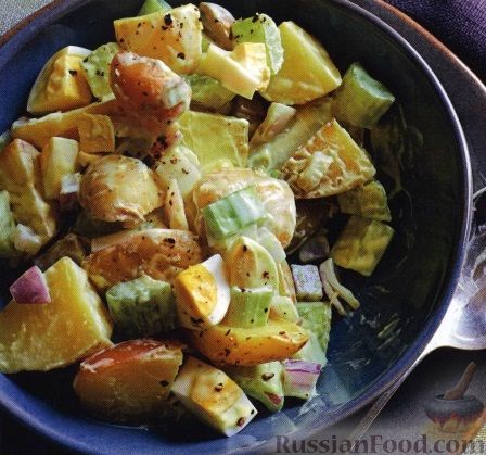 Рецепт Картофельный салат с сельдереем, луком и яйцом