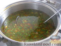 Фото приготовления рецепта: Суп с фрикадельками и цветной капустой - шаг №3