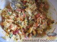 Фото приготовления рецепта: Салат "Пестренький" со свининой, овощами, сыром - шаг №8