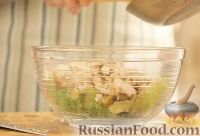 Фото приготовления рецепта: Салат с курицей и беконом - шаг №11