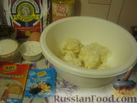 Фото приготовления рецепта: Пышные сырники с изюмом - шаг №1