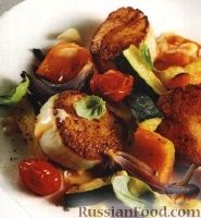 Фото к рецепту: Жареные морские гребешки с печеными овощами