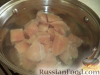 Фото приготовления рецепта: Куриный суп с шампиньонами - шаг №3