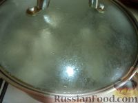Фото приготовления рецепта: Куриный суп с шампиньонами - шаг №5