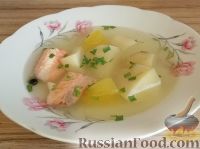 Фото приготовления рецепта: Суп из форели с картофелем - шаг №11