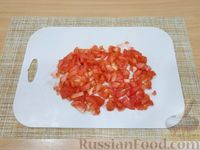 Фото приготовления рецепта: Макароны с тунцом и зелёным горошком в томатном соусе - шаг №4