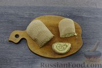 Фото приготовления рецепта: Вафельный рулет с начинкой из сгущёнки, кукурузных палочек и кокосовой стружки - шаг №15