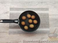 Фото приготовления рецепта: Яйца, фаршированные шпротным паштетом - шаг №2