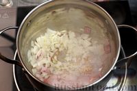 Фото приготовления рецепта: Сырный суп с ветчиной и беконом - шаг №6