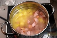 Фото приготовления рецепта: Сырный суп с ветчиной и беконом - шаг №11