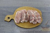 Фото приготовления рецепта: Рулетики из свинины с грибами и помидорами (в духовке) - шаг №2