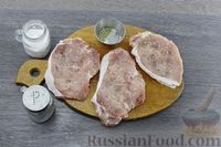 Фото приготовления рецепта: Рулетики из свинины с грибами и помидорами (в духовке) - шаг №4