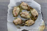Фото приготовления рецепта: Рулетики из свинины с грибами и помидорами (в духовке) - шаг №11