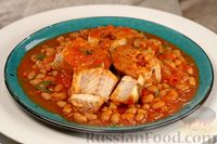 Фото к рецепту: Рыба, тушенная с фасолью в томатном соусе