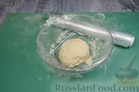 Фото приготовления рецепта: Кутабы с сулугуни и зеленью (на сухой сковороде) - шаг №4