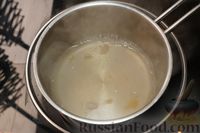 Фото приготовления рецепта: Пирог "Глазунья" со сливочно-творожным кремом и консервированными персиками - шаг №14