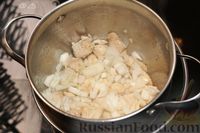 Фото приготовления рецепта: Куриный суп с кукурузой, грибами, сладким перцем и сливками - шаг №5