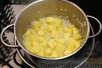 Фото приготовления рецепта: Куриный суп с чечевицей, стручковой фасолью и сливками - шаг №5