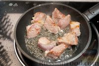 Фото приготовления рецепта: Свинина, запечённая с перловой кашей (в духовке) - шаг №5