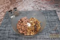 Фото приготовления рецепта: Заливной пирог с говяжьим фаршем и грибами - шаг №8