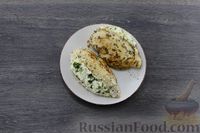 Фото приготовления рецепта: Кармашки из куриного филе с творогом, сыром и шпинатом (на сковороде) - шаг №10