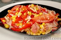 Фото приготовления рецепта: Овощной салат с сыром и беконом - шаг №16