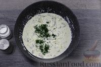 Фото приготовления рецепта: Фунчоза с мидиями в сырно-сливочном соусе - шаг №7