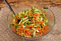 Фото приготовления рецепта: Салат с огурцами, морковью по-корейски и пикантной заправкой - шаг №6