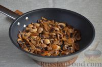 Фото приготовления рецепта: Тушёная капуста с чечевицей и грибами - шаг №8