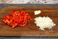 Фото приготовления рецепта: Чечевица с овощами, на сковороде - шаг №3
