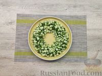 Фото приготовления рецепта: Овощной салат с ветчиной, яйцами, брынзой и твёрдым сыром - шаг №8