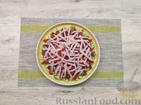 Фото приготовления рецепта: Овощной салат с ветчиной, яйцами, брынзой и твёрдым сыром - шаг №16
