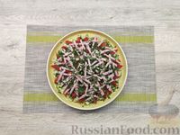 Фото приготовления рецепта: Овощной салат с ветчиной, яйцами, брынзой и твёрдым сыром - шаг №18