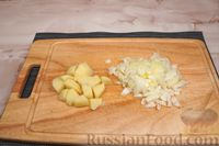 Фото приготовления рецепта: Суп с копчёными колбасками, фасолью и горошком - шаг №3