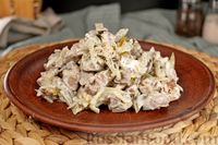 Фото к рецепту: Салат из куриной печени с маринованными огурцами и жареным луком