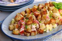 Фото приготовления рецепта: Салат с курицей, капустой, помидорами, сыром и сухариками - шаг №11