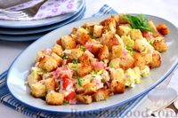 Фото приготовления рецепта: Салат с курицей, капустой, помидорами, сыром и сухариками - шаг №12