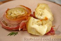 Фото к рецепту: Картофель, запечённый в беконе, с сыром