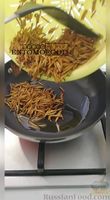 Фото приготовления рецепта: Куриный суп с тыквой и фасолью - шаг №4