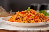 Фото к рецепту: Булгур с фаршем в томатном соусе (на сковороде)