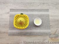 Фото приготовления рецепта: Жареная молодая капуста с лимоном - шаг №4