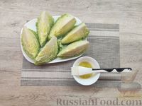 Фото приготовления рецепта: Жареная молодая капуста с лимоном - шаг №6