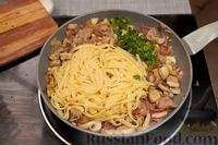 Спагетти Паста Карбонара с беконом, сливками и чесноком