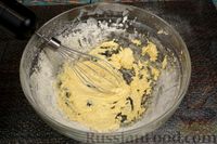Фото приготовления рецепта: Бисквитный рулет с заварным желтковым кремом - шаг №8