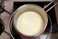 Фото приготовления рецепта: Бисквитный рулет с заварным желтковым кремом - шаг №15