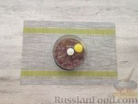 Фото приготовления рецепта: Печёночные оладьи с сыром - шаг №3