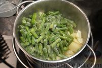 Фото приготовления рецепта: Суп со стручковой фасолью, сливками и фетой - шаг №5